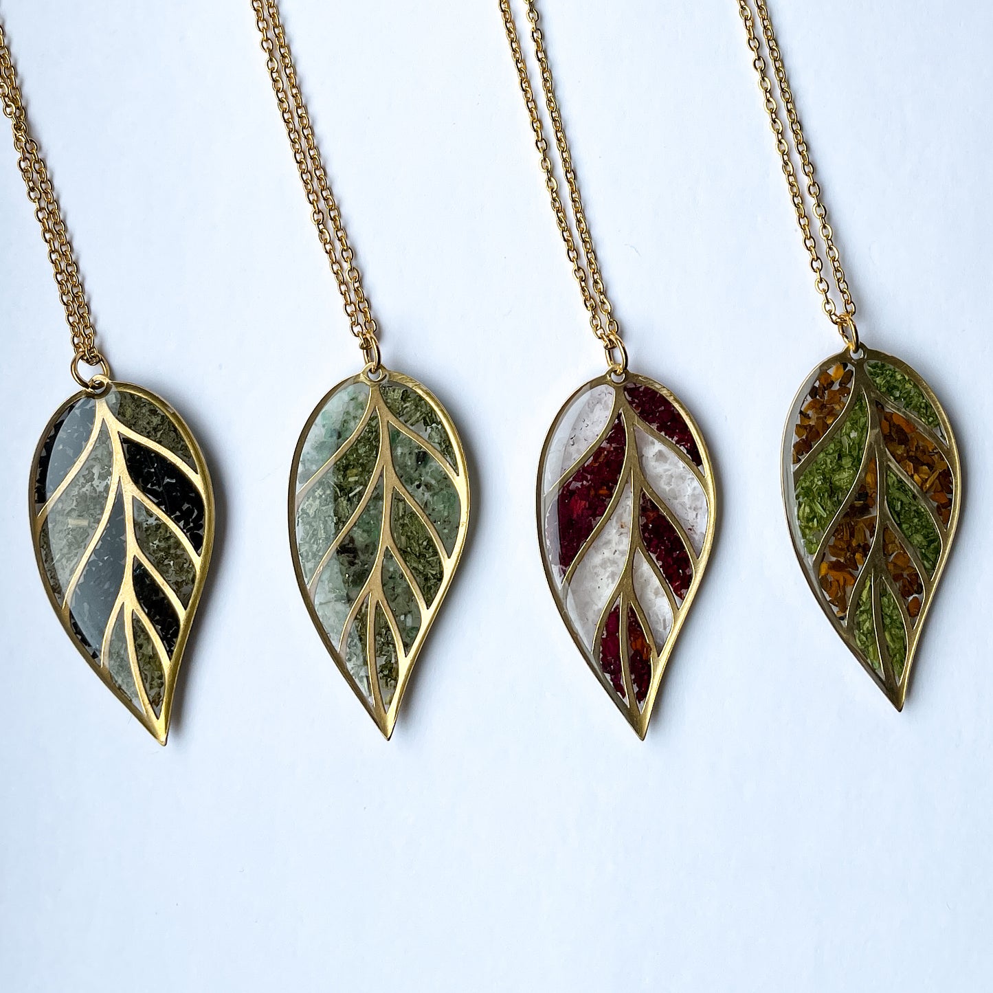 Leaf Necklace Gold