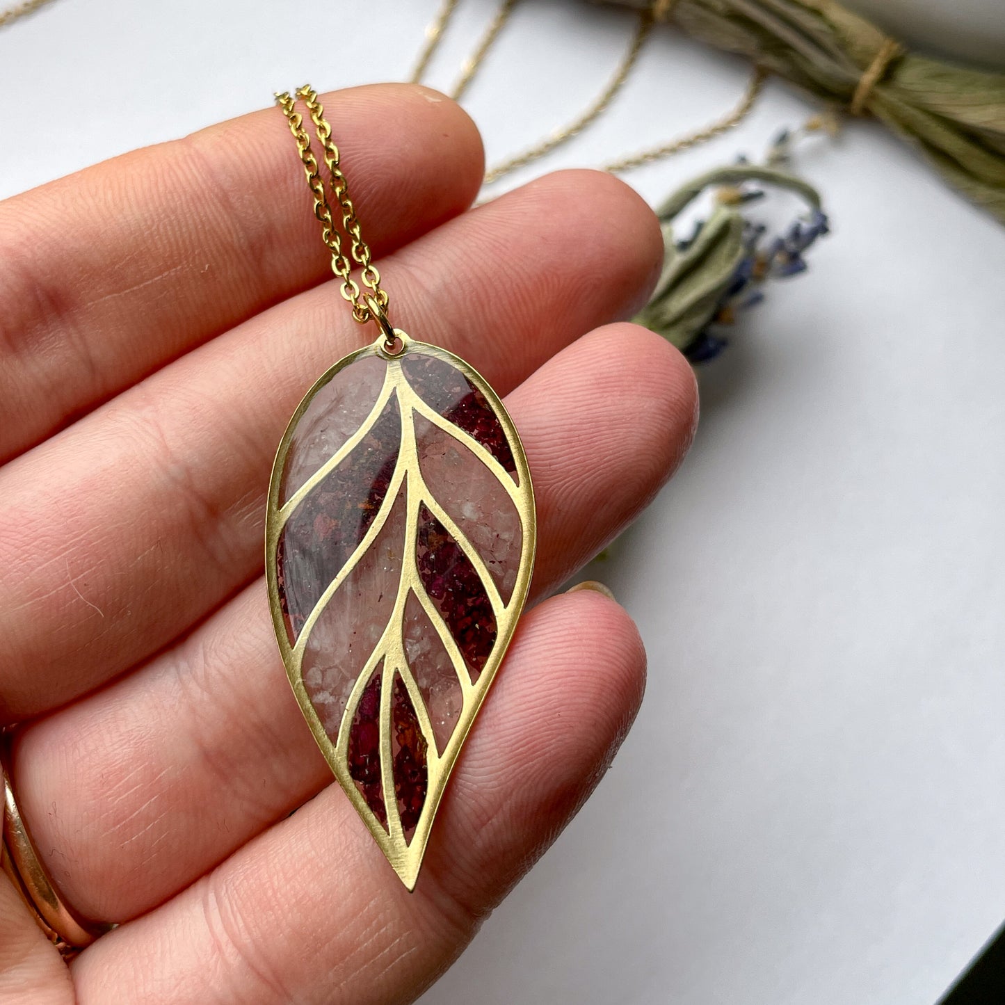 Leaf Necklace Gold