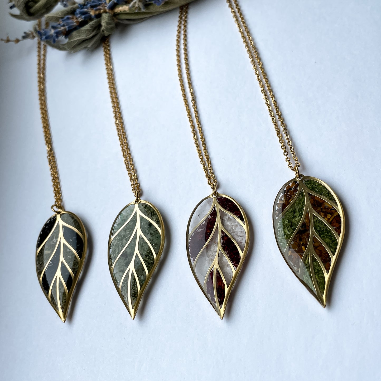 Leaf Necklace Gold