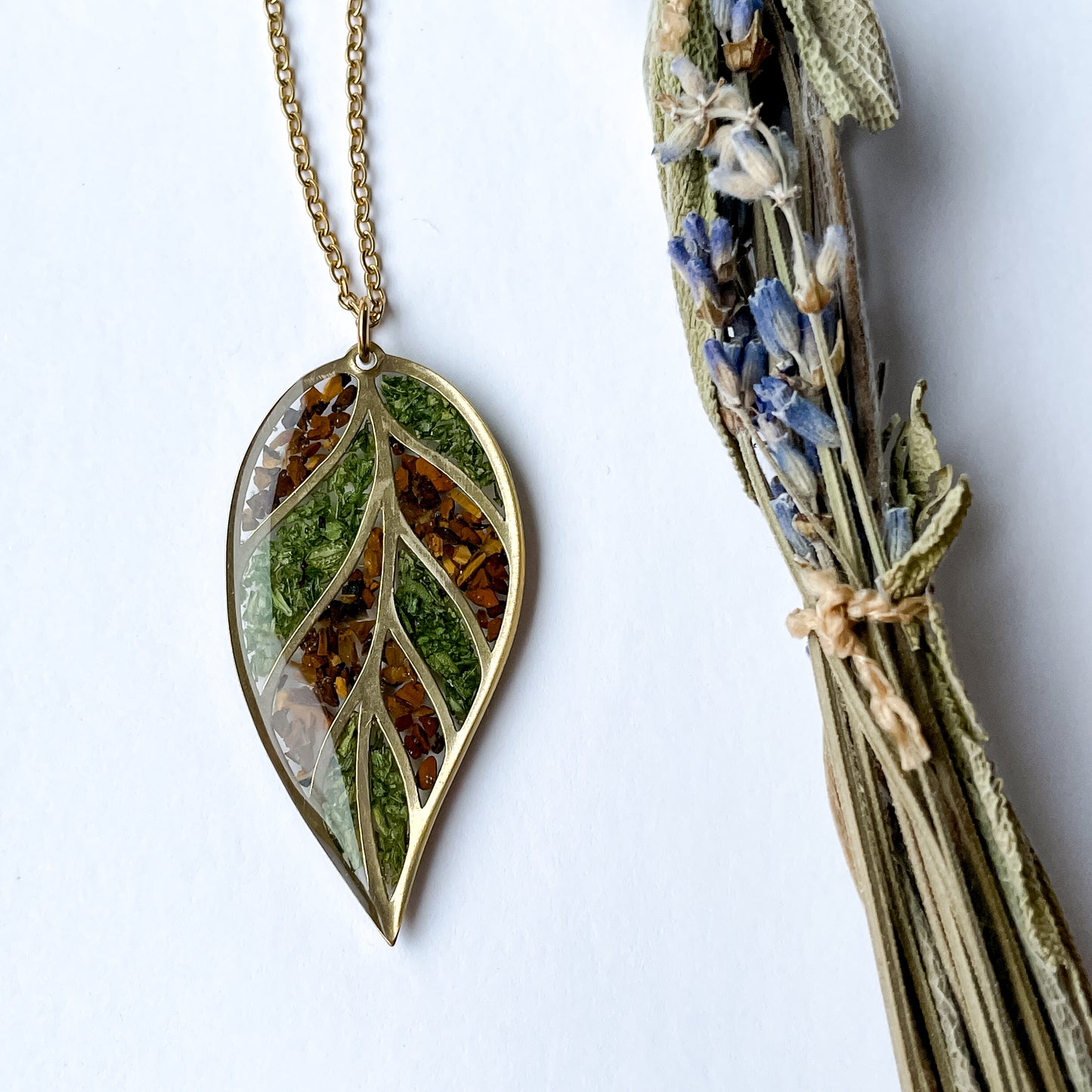 Leaf Necklace Gold
