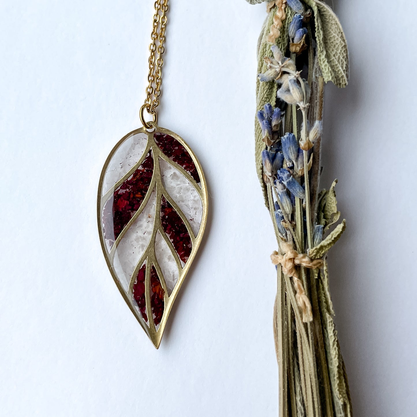 Leaf Necklace Gold
